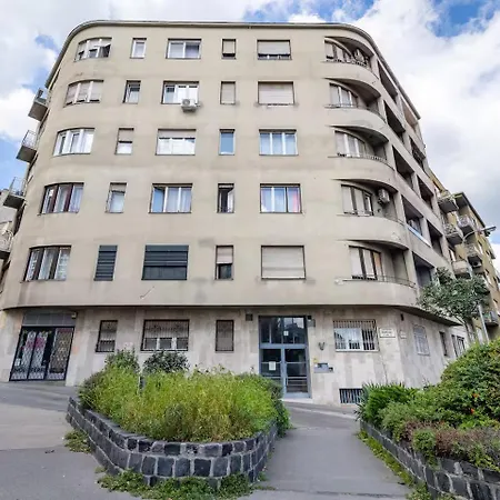 Cabletownbuda - Design With Ac, Balcony