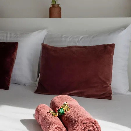 Cabletownbuda - Design With Ac, Balcony *