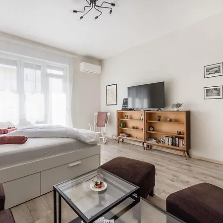 Cabletownbuda - Design With Ac, Balcony *